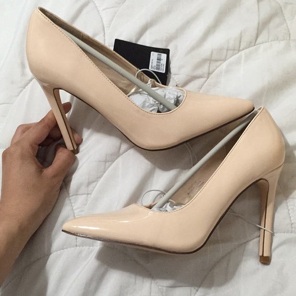 Forever 21 Shoes - NEW! Forever 21 Nude Pumps